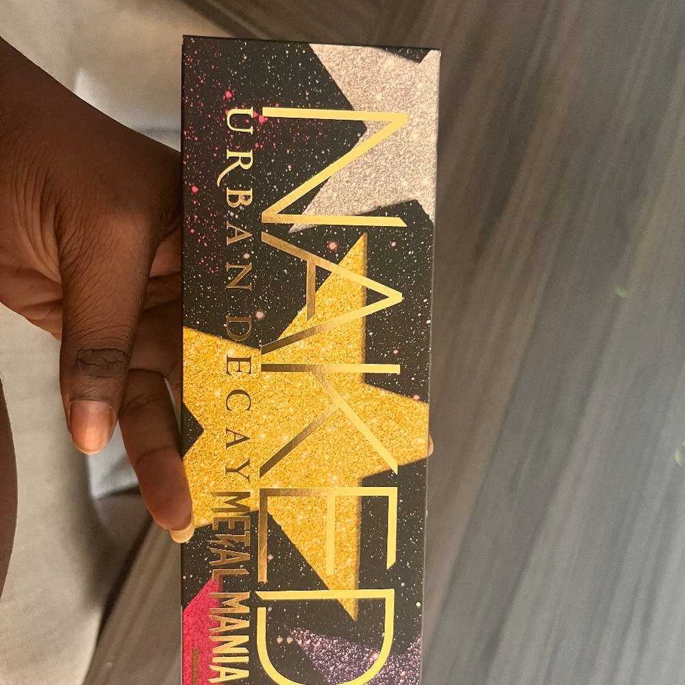 Naked makeup palette